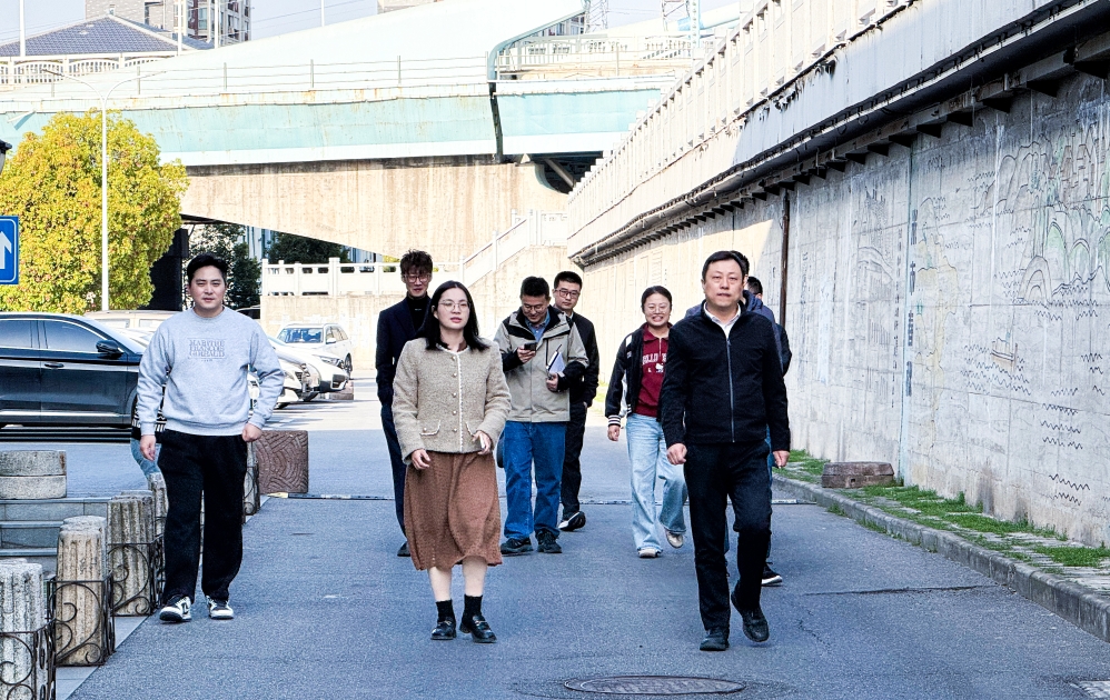 鏡湖區(qū)委常委、副區(qū)長(zhǎng)高偉來(lái)園調(diào)研指導(dǎo)工作